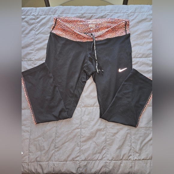Nike Running Dri-fit Activewear Size M Black/orange Color - Picture 1 of 6